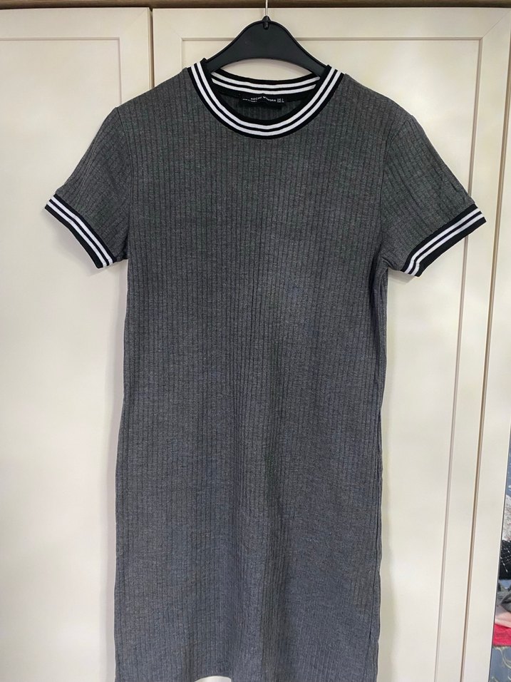 Gri Triko Kısa Kollu Midi Elbise - Görsel 2