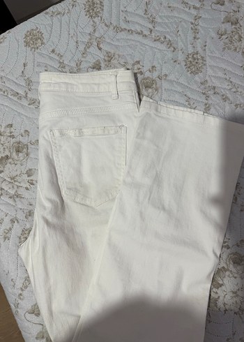 42 Beden Beyaz Kadın Pamuklu Rahat Kesim Jean