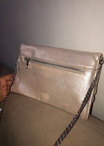 Beyaz Parlak Fırfırlı Kadın Portföy Çanta - Görsel 2