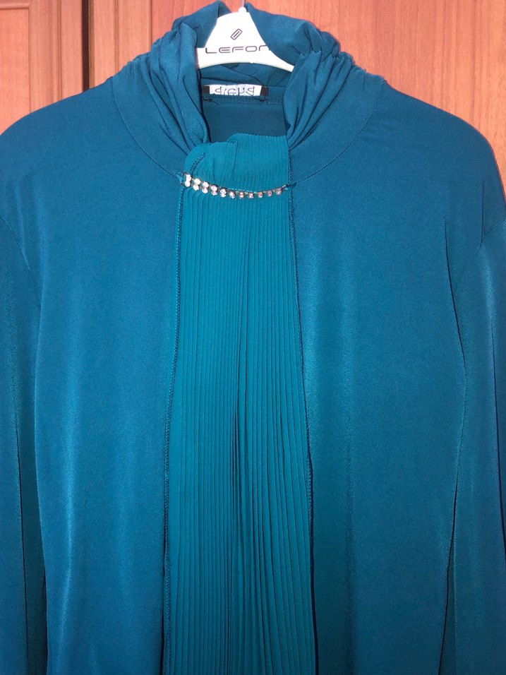 Lacivert Piliseli Yüksek Yaka Kadın Bluz - Görsel 3