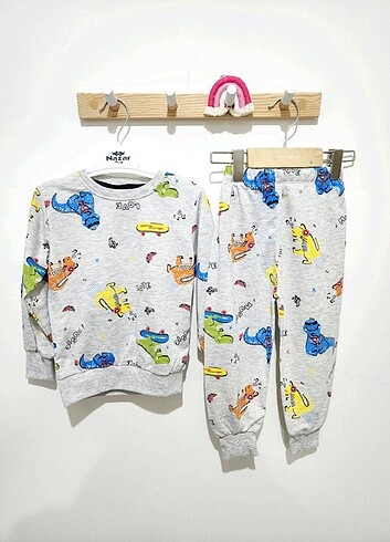 Erkek çocuk pijama takımı 