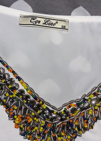 Boncuk Detaylı V Yaka Kadın Bluz - Görsel 6