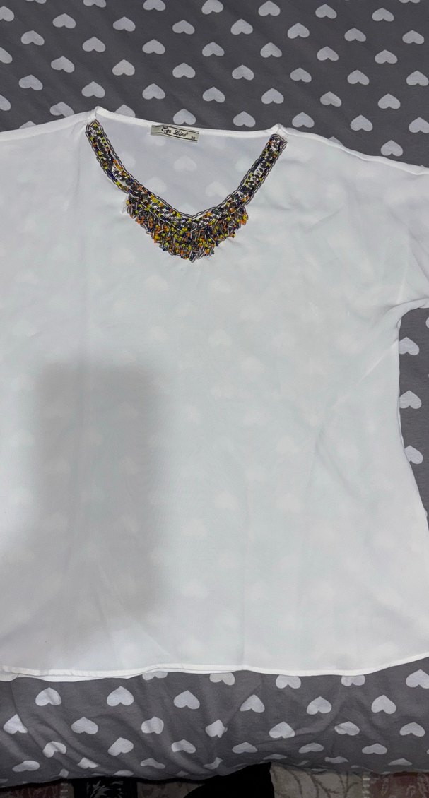 Boncuk Detaylı V Yaka Kadın Bluz - Görsel 2