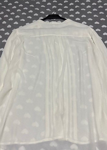 Düğmeli Beyaz V Yaka Kadın Gömlek - Görsel 5