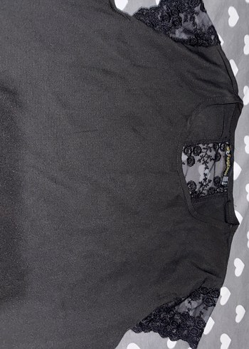 Kadın Siyah Dantel Detaylı V Yaka Bluz - Görsel 3