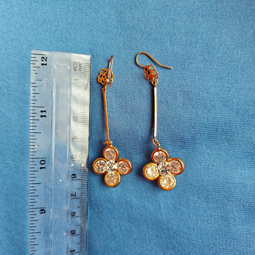 Kore'den Altın Kaplama Küpeler - Görsel 5