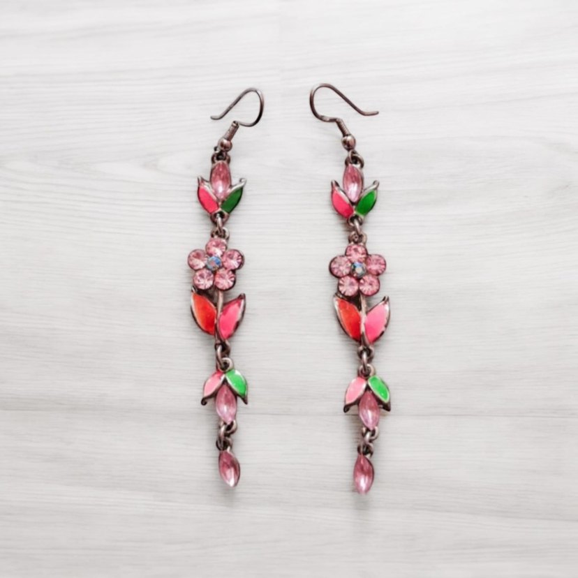 Mineli çiçek tasarımlı otantik şık küpeler - Görsel 2