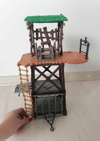 Kahverengi Ahşap Görünümlü Model Kule