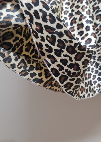 l Beden Dantel Detaylı Leopar Desenli V Yakalı Kadın Gecelik