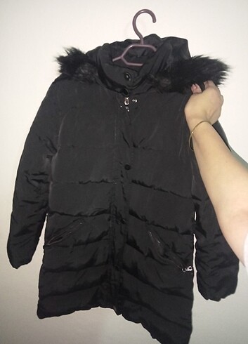 Şişme mont Zara'nın markası 