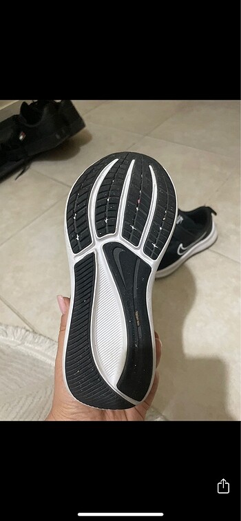 28 Beden siyah Renk Nike starrunner 28 numara spor ayakkabı