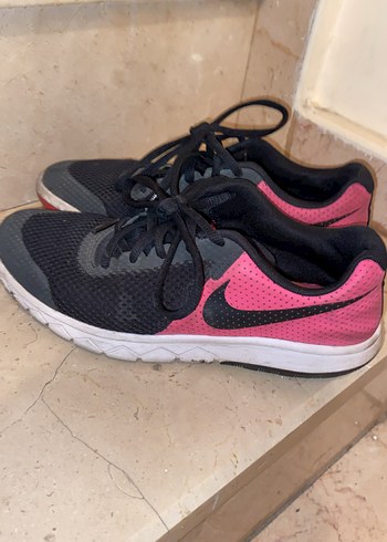 Pembe Siyah Bağcıklı Kadın Spor Ayakkabı - Görsel 3