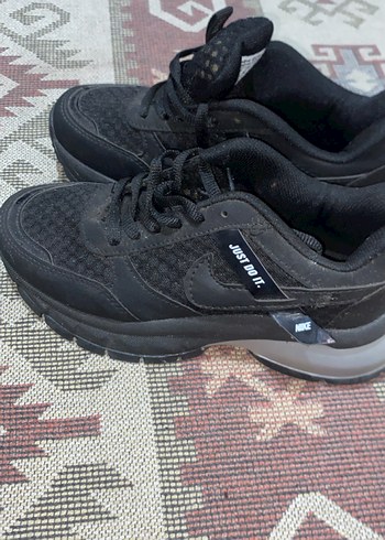 Siyah Yılan Desenli Bağcıklı Spor Ayakkabı - Görsel 3