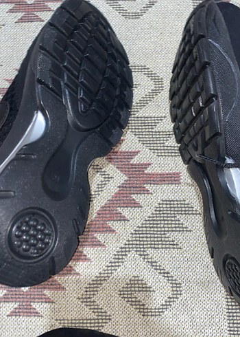 Siyah Yılan Desenli Bağcıklı Spor Ayakkabı - Görsel 4