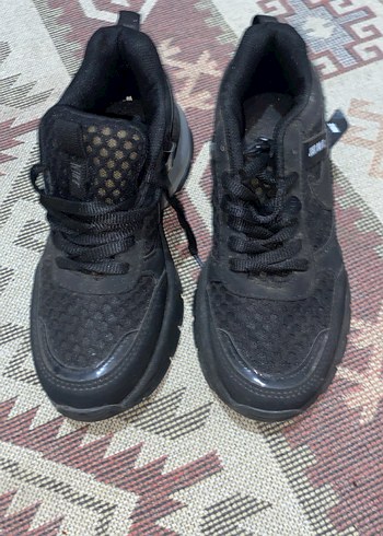 Siyah Yılan Desenli Bağcıklı Spor Ayakkabı - Görsel 2