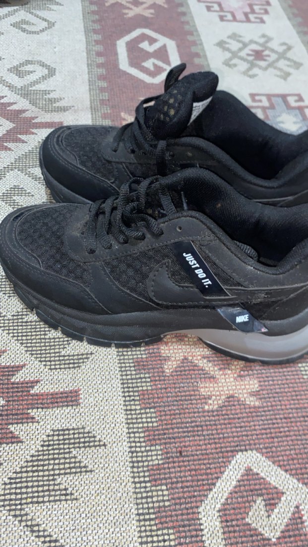 Siyah Yılan Desenli Bağcıklı Spor Ayakkabı - Görsel 3