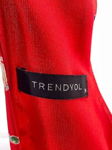 34 Beden çeşitli Renk Trendyol & Milla Uzun Elbise %70 İndirimli.