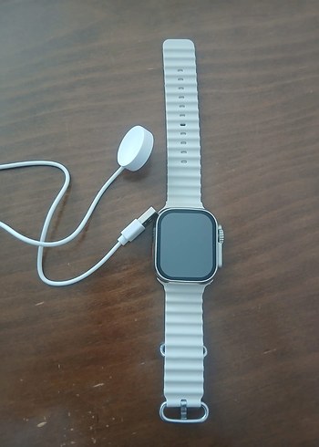 Swatch Çok Renkli Akıllı Saatler ve Şarj Kabloları