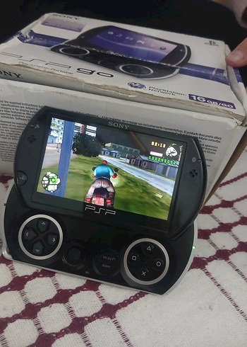  Beden Sony PSP Go 16GB Taşınabilir Oyun Konsolu