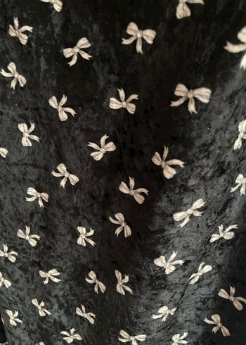 Kadın Siyah Uzun İpek Kadife Etek
Bel kemer dahil 90cm - Görsel 3