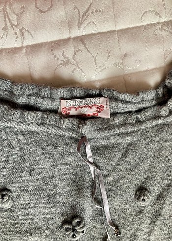 Gri Lambswool ( Kuzu Yünü) Kadın Kazak
Yaka omuz açık ve kapalı - Görsel 3