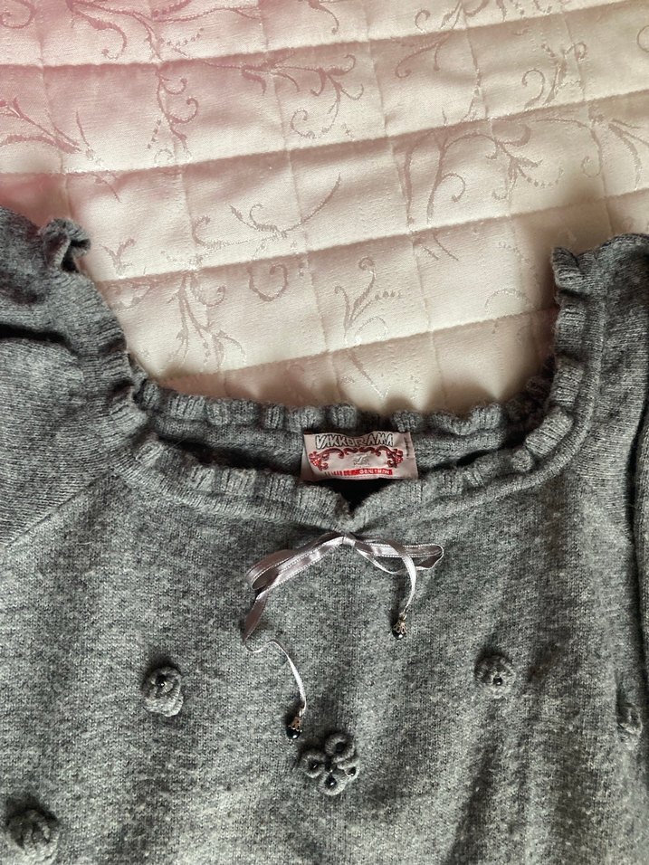 Gri Lambswool ( Kuzu Yünü) Kadın Kazak
Yaka omuz açık ve kapalı - Görsel 4