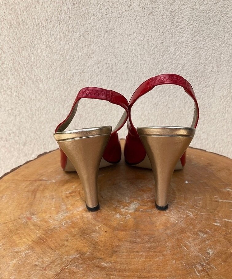 Klasik Kırmızı Stiletto Topuklu Kadın Ayakkabı.
Derisi rugan. - Görsel 3