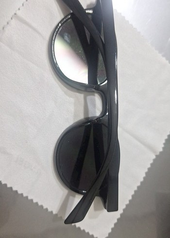 Parlak Siyah Klasik Kadın Güneş Gözlüğü - Görsel 2