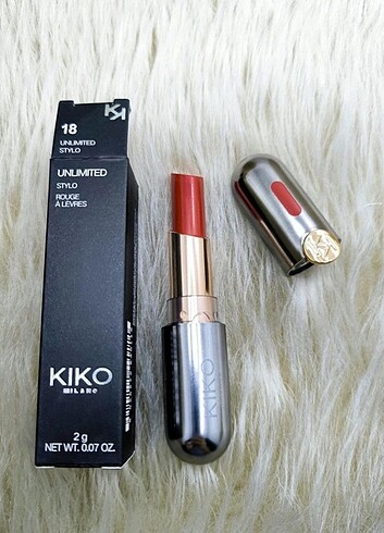 Kiko parlak ruj 