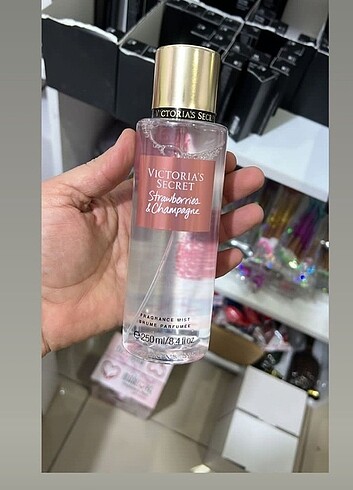 Victoria secret strawberies champagne vücut spreyi Victoria secr