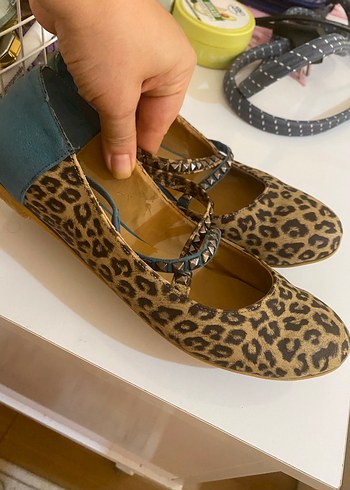 Bambi Leopar Desenli Turkuaz Dolgu Topuklu Kadın Babet