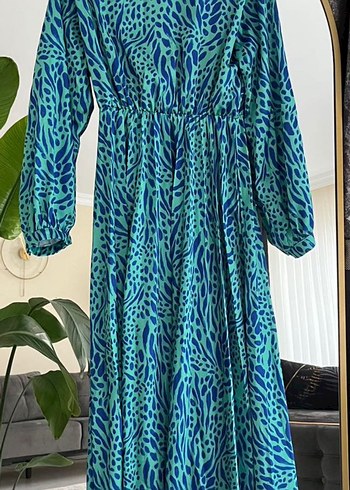 Uzun Kol, Yüksek Yakalı Mavi Batik Elbise - Görsel 4