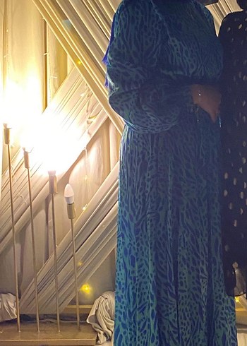 Uzun Kol, Yüksek Yakalı Mavi Batik Elbise - Görsel 2