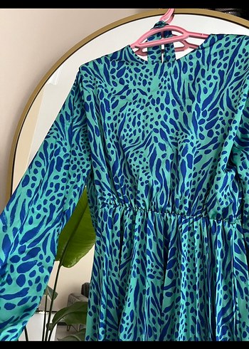 Uzun Kol, Yüksek Yakalı Mavi Batik Elbise - Görsel 5