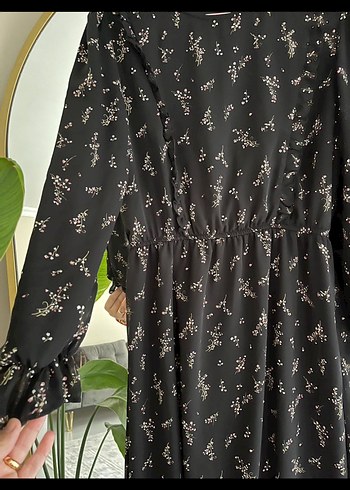 Uzun Siyah Çiçekli Robalı Kadın Elbise - Görsel 2