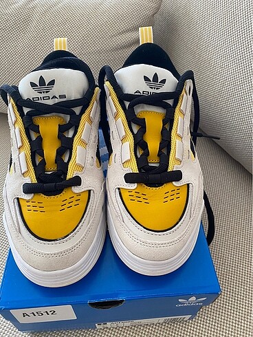 38 Beden sarı Renk Adidas Adı2000 sarı