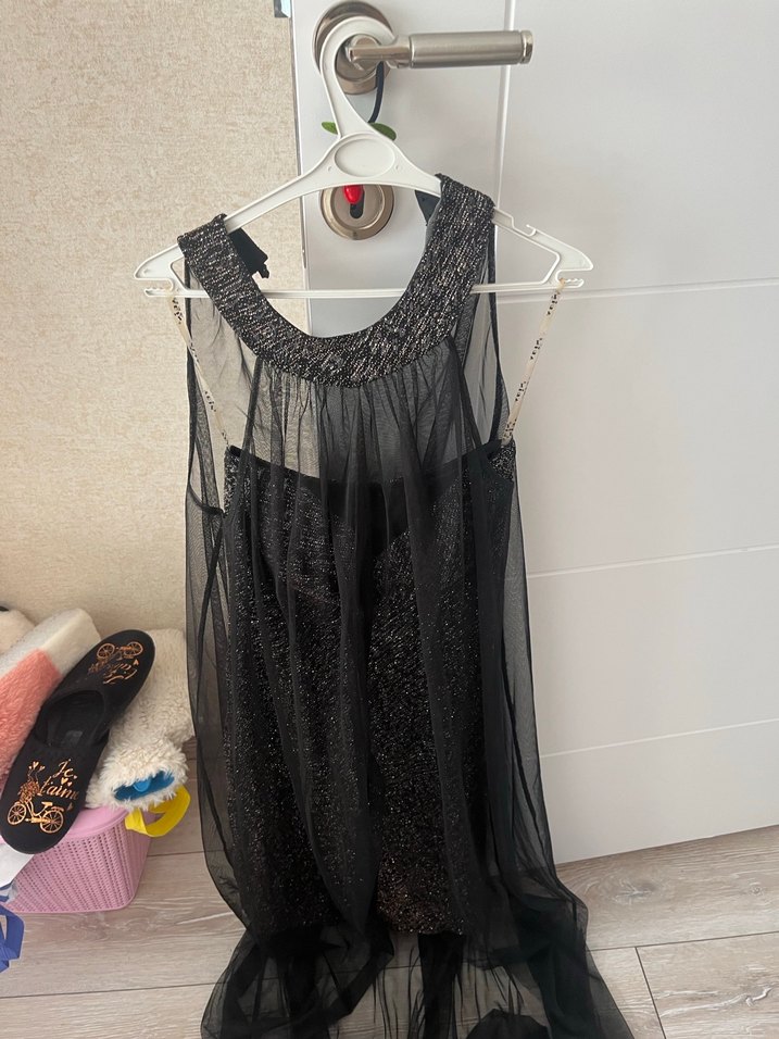 Zincir Detaylı Gri Mini Desenli Elbise - Görsel 3