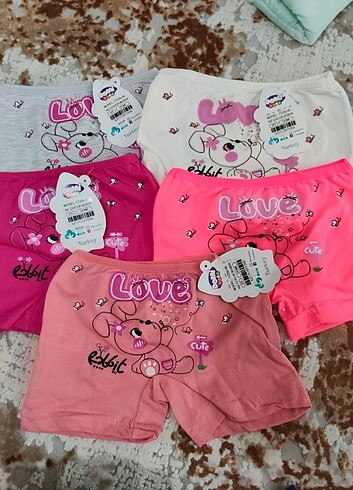 Kız cocuk boxer 2 3 yas - Görsel 3