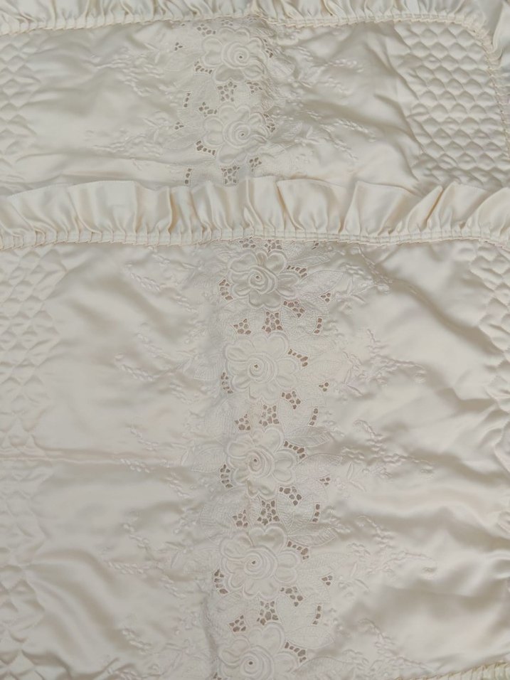 Nakış Detaylı Beyaz Yastık Kılıfı - Görsel 4