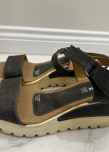 Polaris Gri Toka Detaylı Kadın Dolgu Topuklu Sandalet - Görsel 2