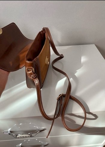 Kahverengi süet tokalı kadın çantası - Görsel 7