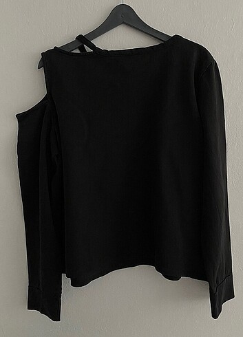 xl Beden OMUZ DETAYLI SİYAH SWEAT
