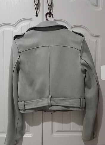Bershka mevsimlik crop ceket.