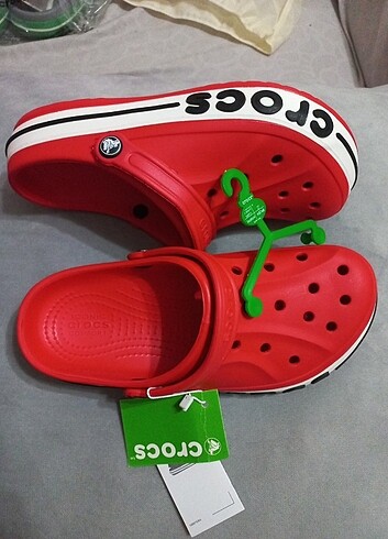 37 Beden kırmızı Renk Crocs Çocuk Terlik Yeni Sezon Etiketli Poşetli