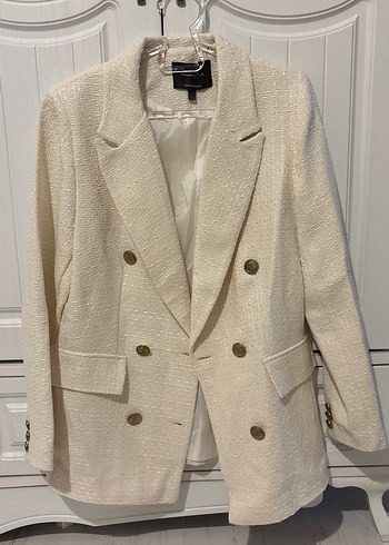 40 Beden Düğmeli Beyaz Midi Blazer