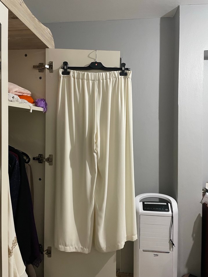 Nakışlı Beyaz Uzun Kadın abaya - Görsel 2