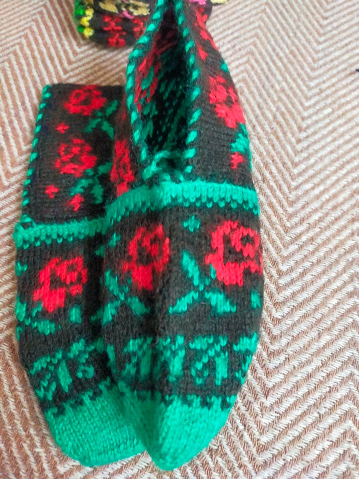 Renkli Nakışlı Örgü Kız Ev Terliği - Görsel 3