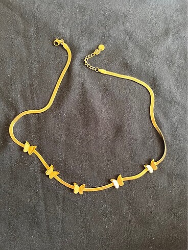 gold kelebekli kolye