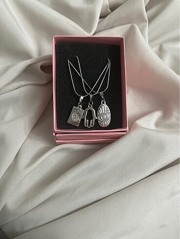 Silver kolye