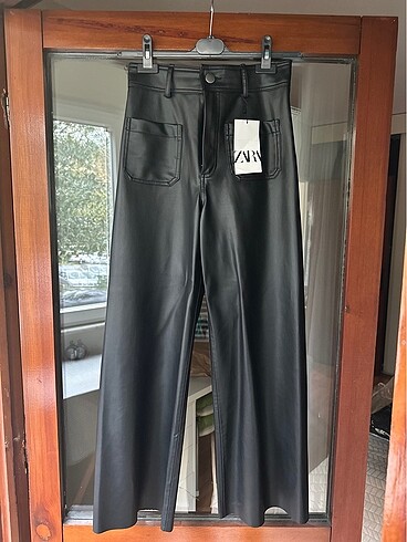 Zara Geniş Paça Deri Pantolon